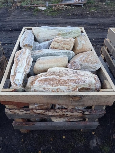 Златолит жёлтый, жёлто-зелёный глыбки и валуны для ланшафтного дизайна купить в Сахалине