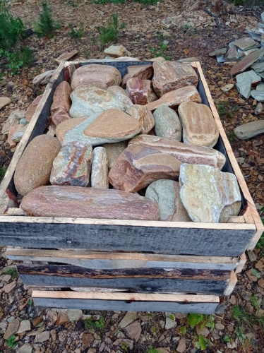 Златолит жёлтый, жёлто-зелёный глыбки и валуны для ланшафтного дизайна купить в Сахалине