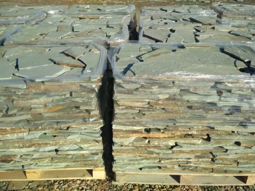 Плитняк златолит зелёный для цоколя, отмостки купить в Сахалине