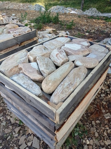 Златолит жёлтый, жёлто-зелёный глыбки и валуны для ланшафтного дизайна купить в Сахалине