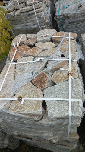 Плитняк галтованный гранитный для ландшафтного дизайна купить в Сахалине