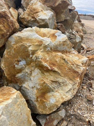 Разноцветный кварц ландшафтные валуны