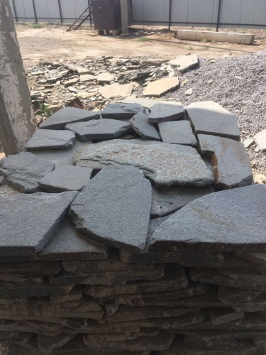 Златолит серебристый галтованный для лестниц купить в Сахалине